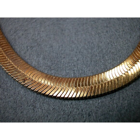 Napier 18" Herring Bone  Gold Tone Chain - Picture 2 of 4